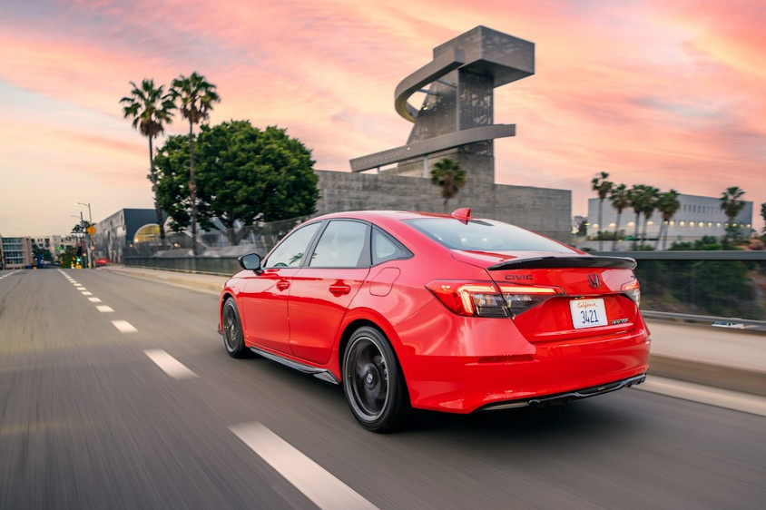 新型シビックセダン スポーツ