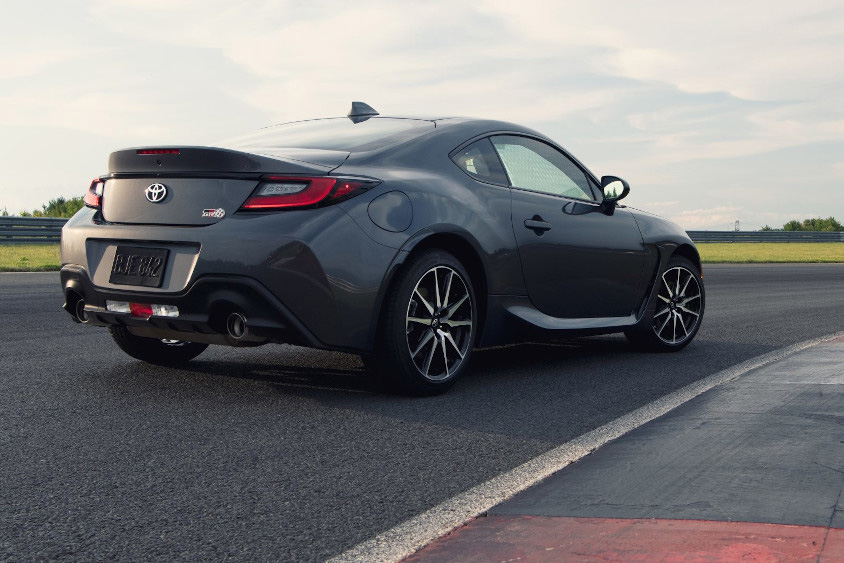 GR86（ベースグレード／PavementGrey）