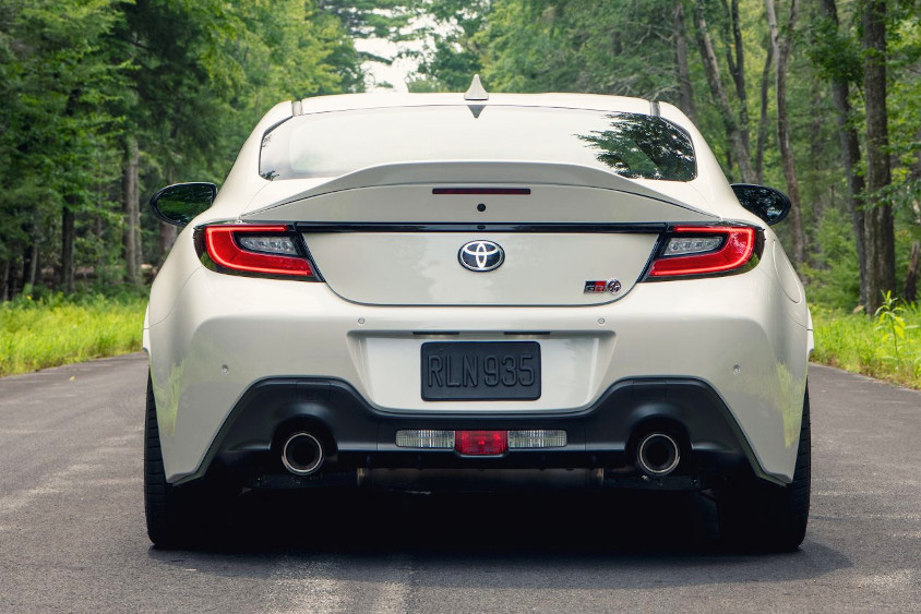 GR86（プレミアム／HaloWhite）