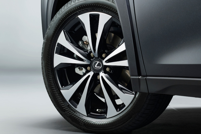 UX250h 特別仕様車“F SPORT Style Blue” 225/50RF18 95Vランフラットタイヤ＆18×7Jアルミホイール