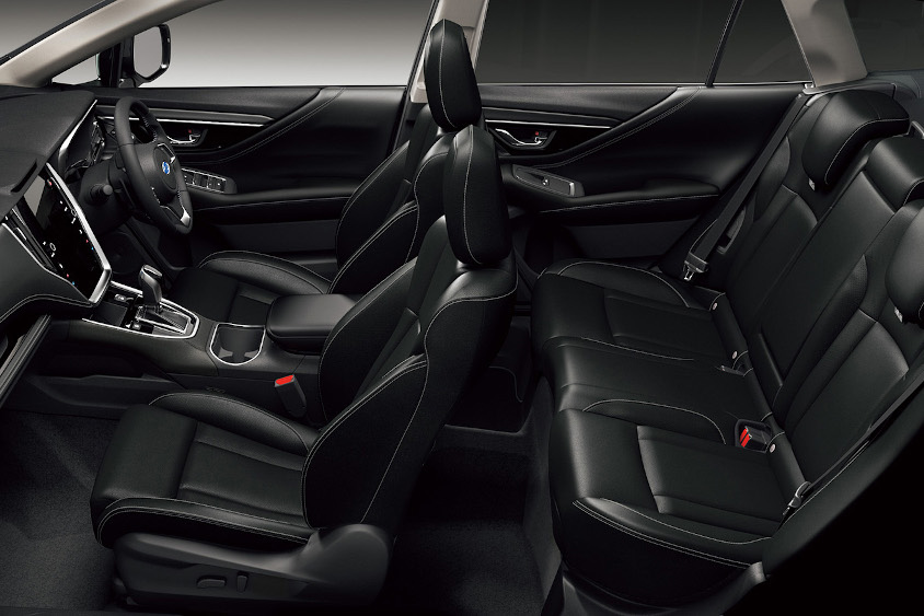 レガシィ アウトバック 本革シート（ナッパレザー）[ブラック（シルバーステッチ）]