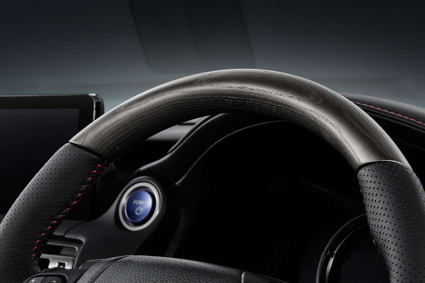 IS 特別仕様車“F SPORT Mode Glitter” “F SPORT”専用ディンプル本革ステアリング