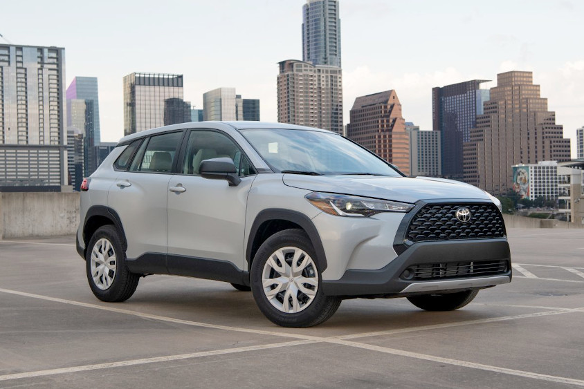 カローラクロス（北米仕様／L／SonicSilver）