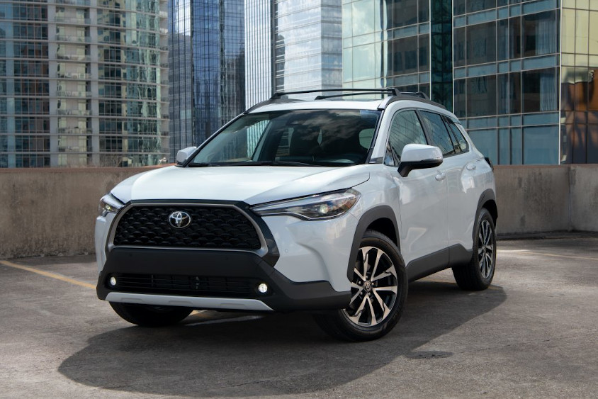 カローラクロス（北米仕様／XLE／WindChillPearl）