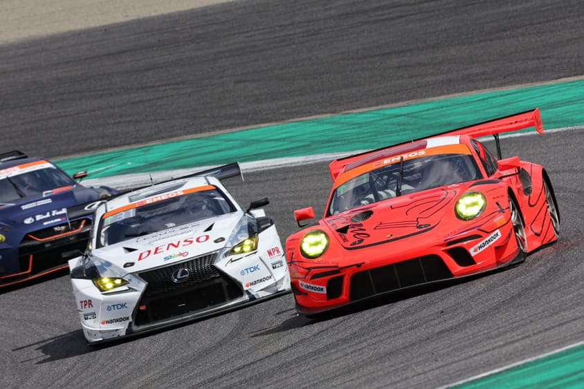 スーパー耐久シリーズ2022 第1戦 SUZUKA 5時間耐久レース　16号車ポルシェセンター岡崎911GT3Rと31号車DENSO LEXUS RCF GT3