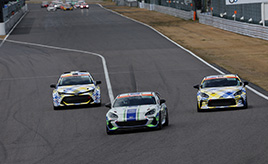 【2022年スーパー耐久第1戦鈴鹿】バイオ燃料のスバルBRZとMAZDA2（写真）