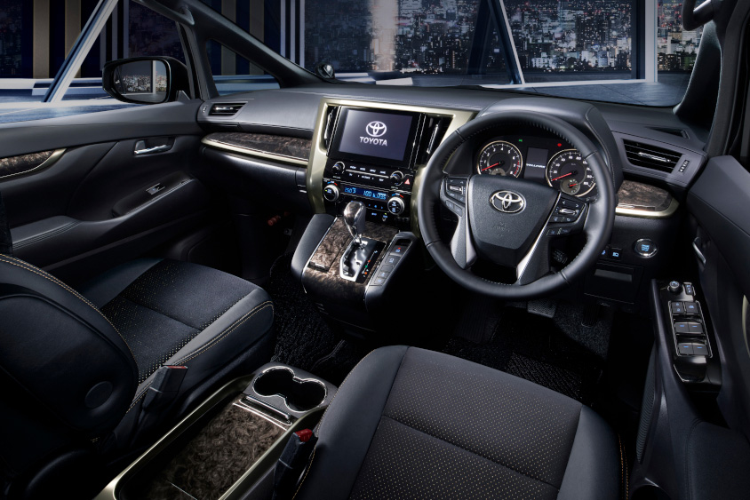 トヨタ・ヴェルファイアGOLDEN EYESⅢの内装