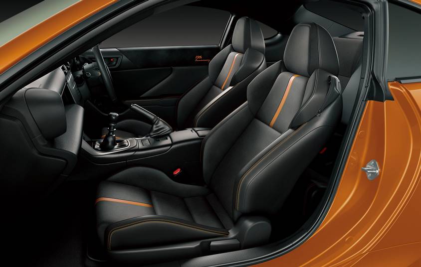 GR86 特別仕様車 RZ“10th Anniversary Limited”（6MT）内装色ブラック×オレンジ（特別設定色）