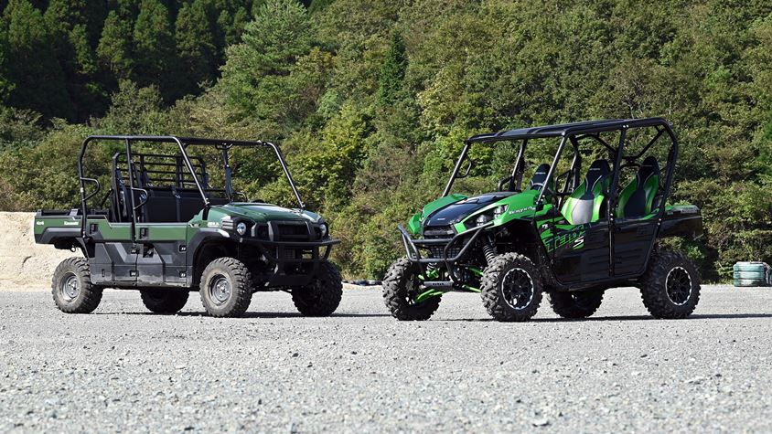 カワサキモータース製 　左「MULE PRO-FXT EPS」右「TERYX4 S LE」