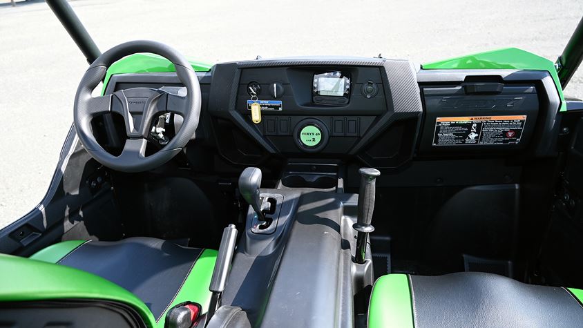 TERYX4 S LE　コックピット