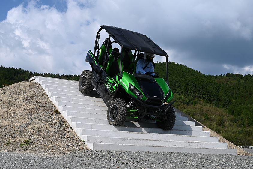 45度ぐらいの階段下り　