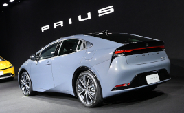 新型プリウスはPHEVとHEVで3つのパワーユニットを設定。PHEVが大きく進化した理由とは？