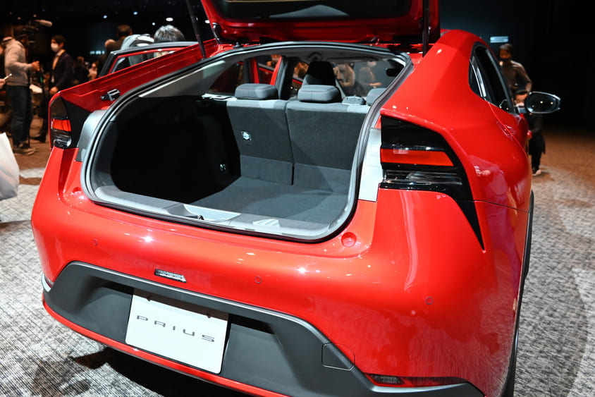 プリウス 1.8L HEV プロトタイプ　荷室