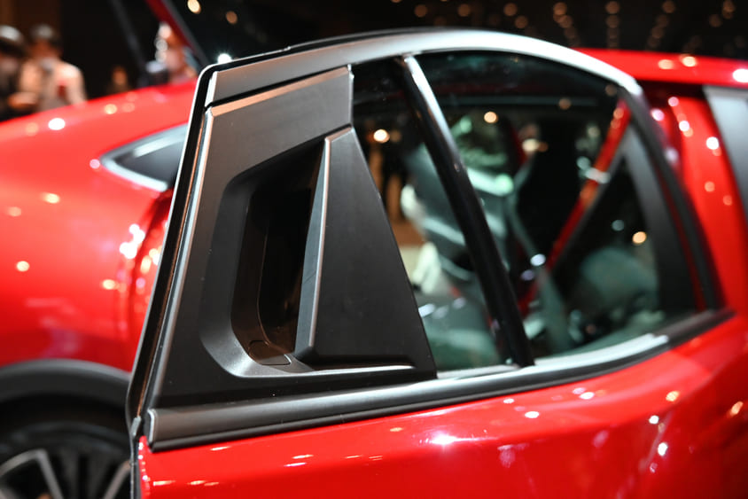 プリウス 1.8L HEV プロトタイプ　リアドアノブ