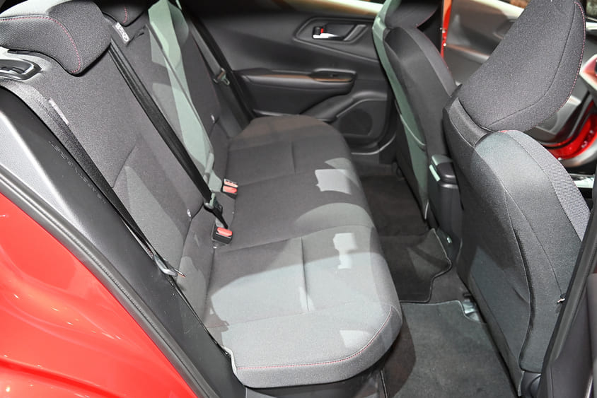 プリウス 1.8L HEV プロトタイプ　後席シート