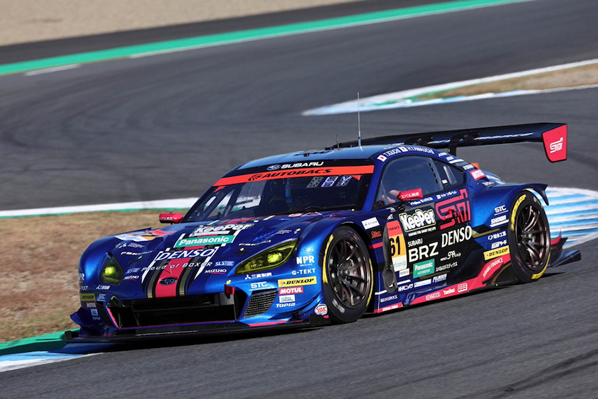 スバル 新型インプレッサを日本初公開、レースの魅力を伝える