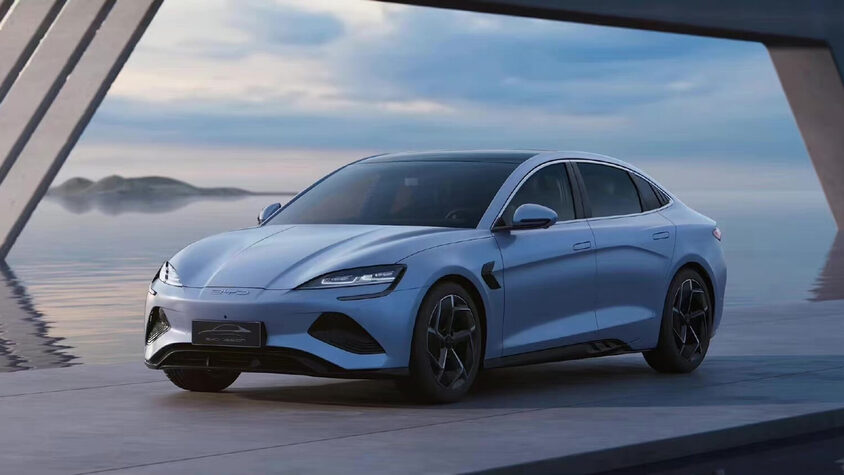 東京オートサロン2023　BYD 　e-Sedan「SEAL」