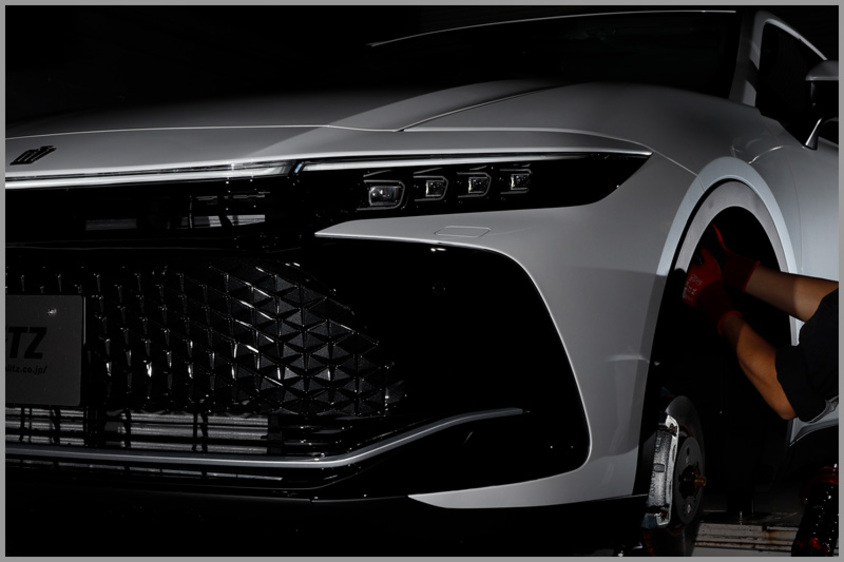 東京オートサロン2023　BLITZ CROWN CROSSOVER