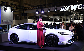 TCD　新型プリウスのカスタマイズモデル2種を出展　2023東京オートサロン