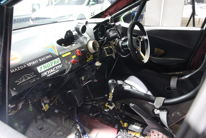 MAZDA SPIRIT RACING MAZDA2 BIO CONCEPTインパネ