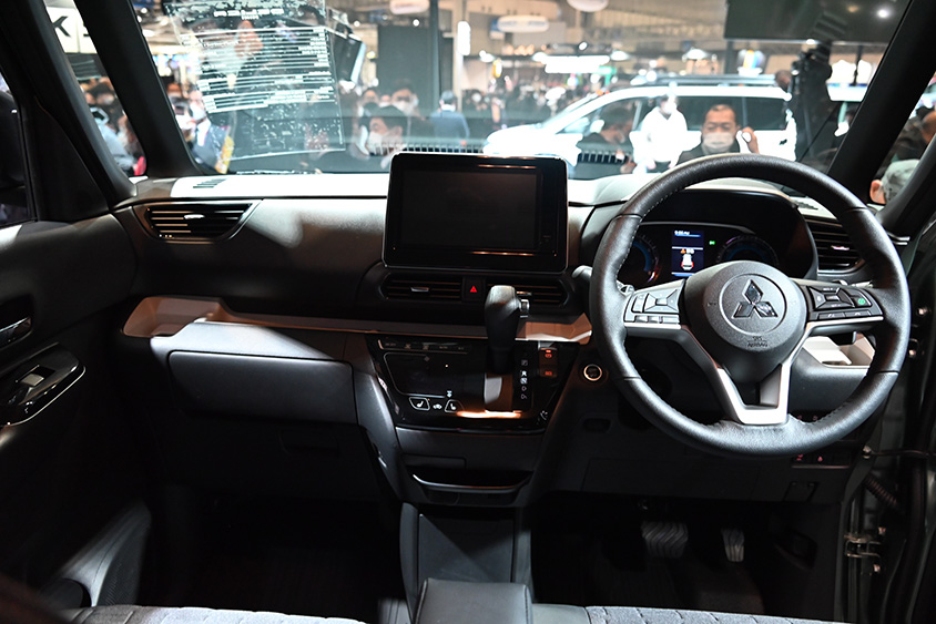 新型デリカミニのインテリア2