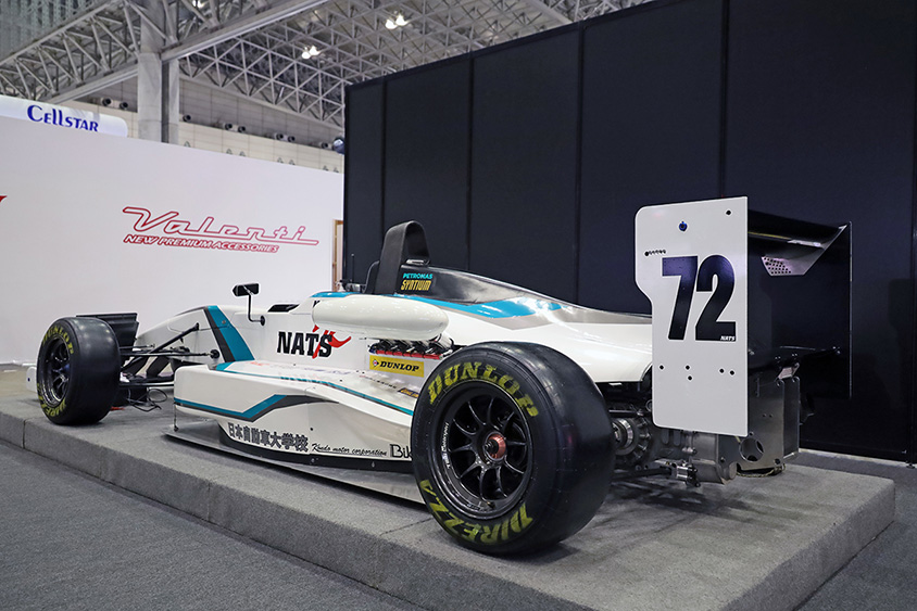 JAF F4(NATS001) のリヤ