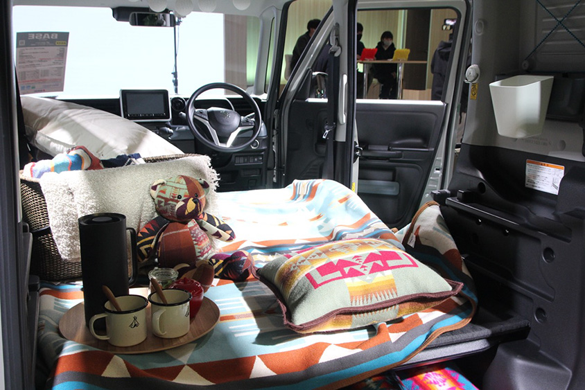 SPACIA BASE01の車内