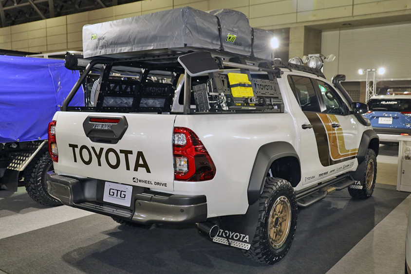 GTG HILUX ROUGE OVERLANDのリヤ