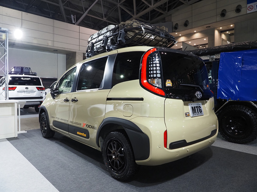 MTGシエンタクロス2023のリヤ