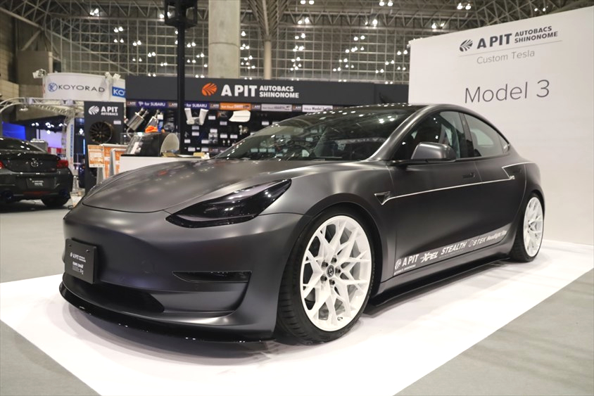 APIT東雲オリジナル テスラ モデル3＠東京オートサロン2023