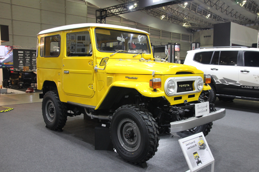 トヨタ車体・LAND CRUISER 40×LAND CRUISER 70
