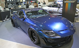 【東京オートサロン2023速報】＜TRUST/BLITZ＞注目を集めるフェアレディZなどの新型車をチューニングパーツメーカーが速攻チューン
