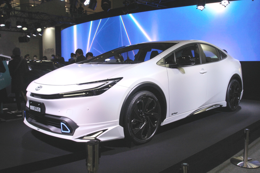 新型プリウスのMODELLISTA NEO ADVANCE STYLE＠東京オートサロン2023