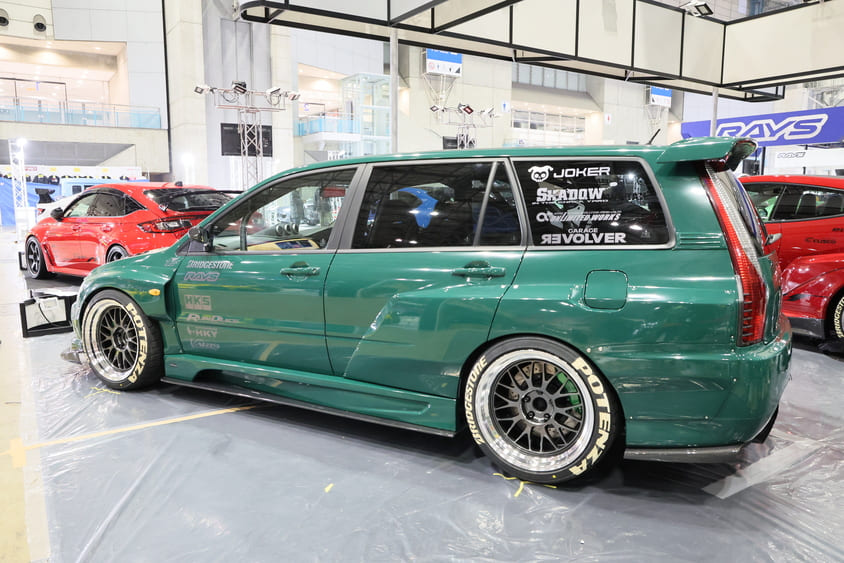 2023東京オートサロン VARIS Solid＆Joker EVO WAGONのリヤ