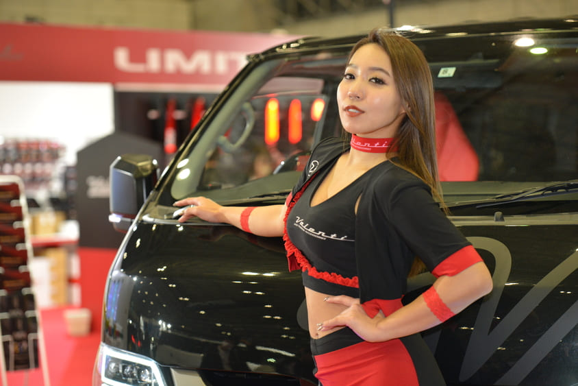 2023年オートサロン　長谷川史歩理  ヴァレンティジャパン