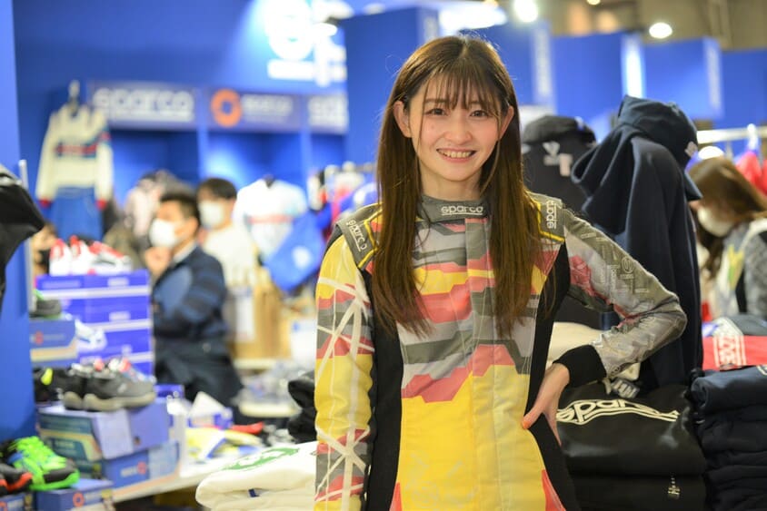 2023年オートサロン　仲美由紀  SPARCO