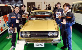 ボロボロのトヨペットコロナを、レストア初心者の学生が40日間で蘇らせる