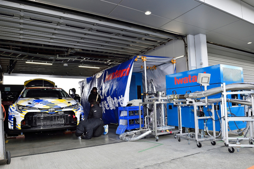 ピット内に収められた給水素の設備