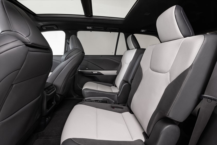 新型TX（プロトタイプ）の2列目シート