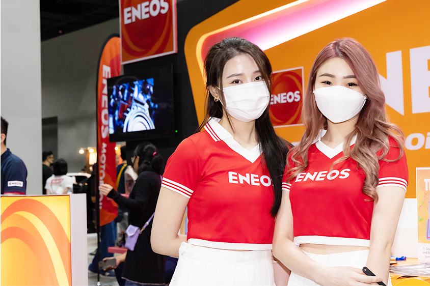 東京オートサロン・クアラルンプール2023　ENEOSのコンパニオン