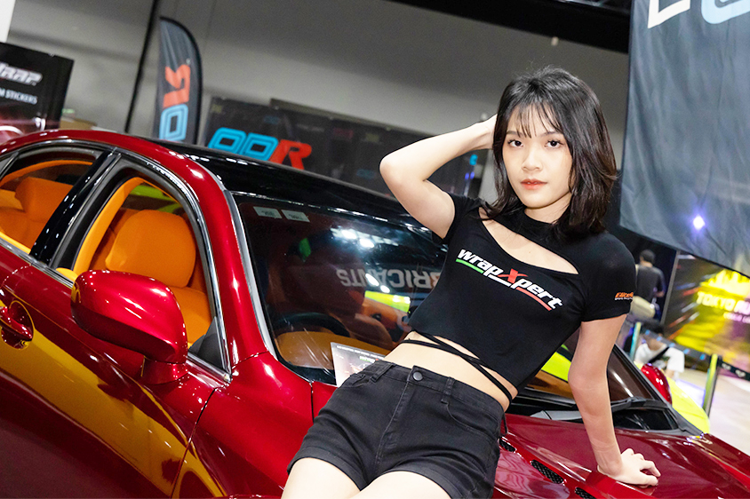 東京オートサロン・クアラルンプール2023　WRAP Xpertのコンパニオン