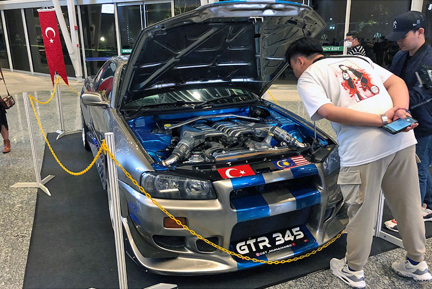 V12エンジン搭載のER34スカイライン