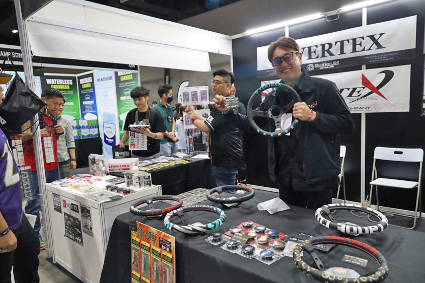 東京オートサロン・クアラルンプールに出展したVERTEXブース