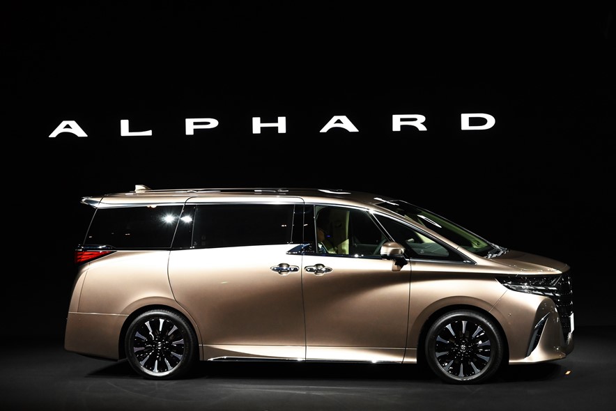 新型アルファード、ヴェルファイアは構造的に不利な条件の中で、従来