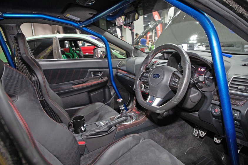 スバル・WRX STIのインテリア