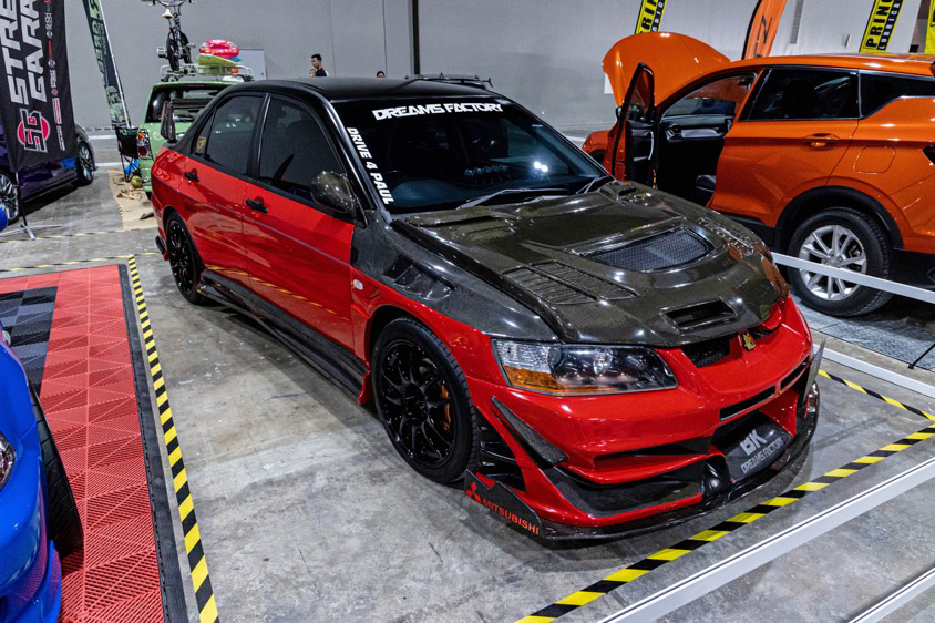マレーシアで人気の三菱・ランサーエボリューションⅨ