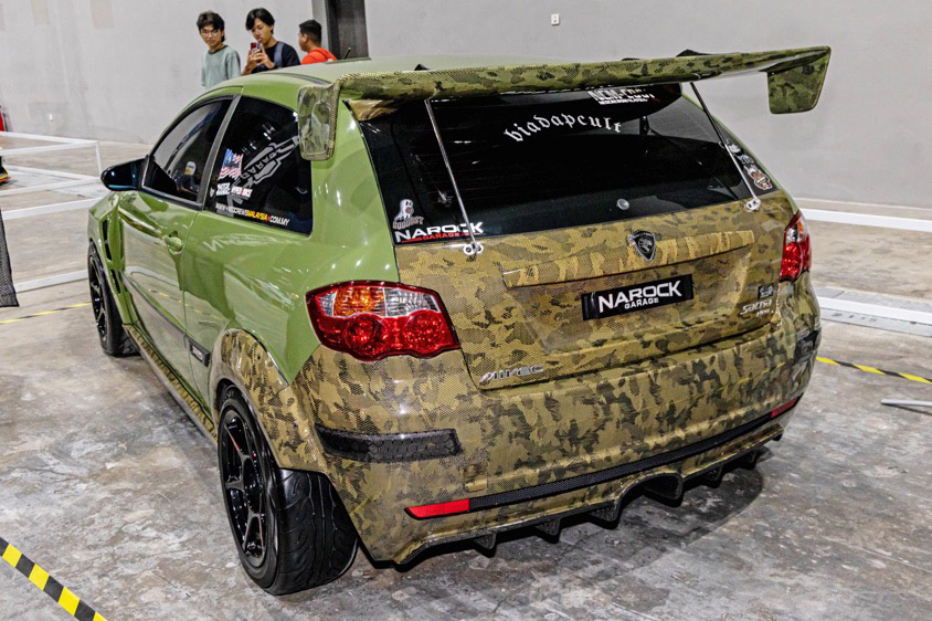 プロトン・サトリアネオのリヤ