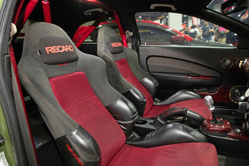 プロトン・サトリアネオの前席