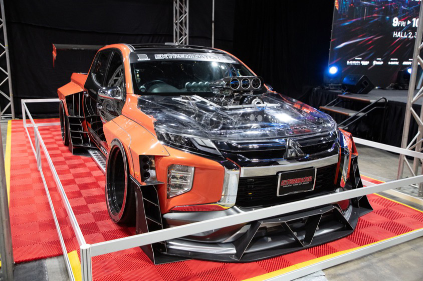 ド迫力な三菱・トライトン