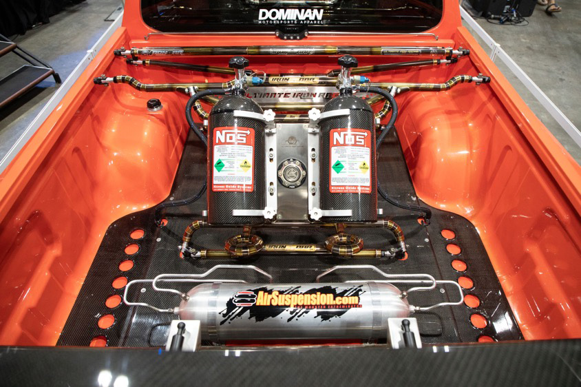 三菱・トライトンの荷台